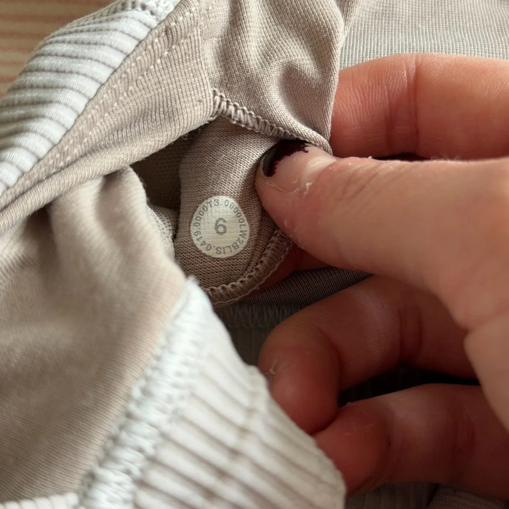 Lululemon Ribbed Bra - Picture 5 of 10